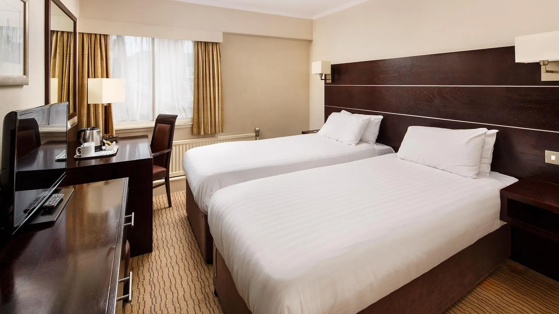 Mercure Leeds Parkway Hotel