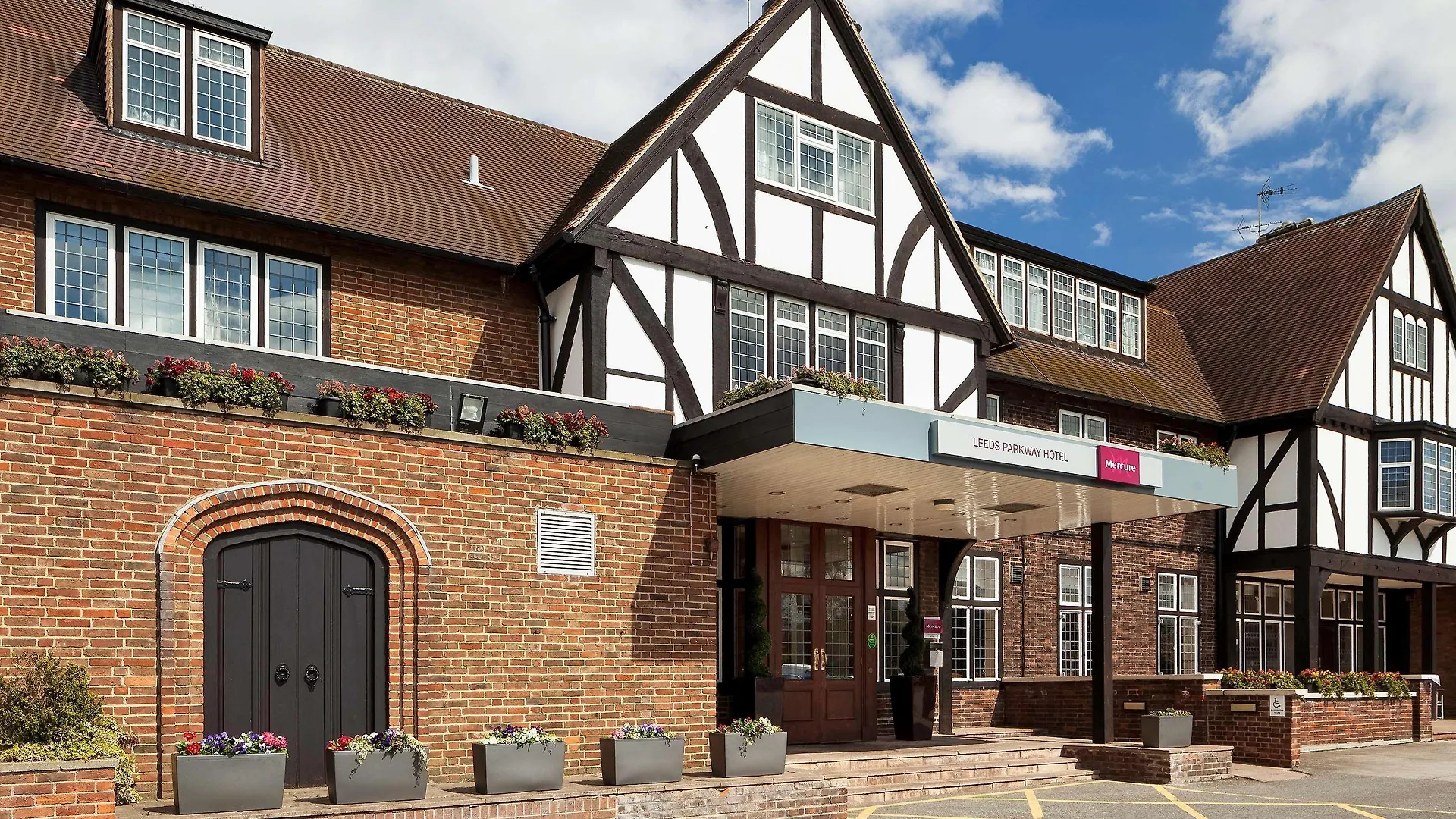 Mercure Leeds Parkway Hotel contacts